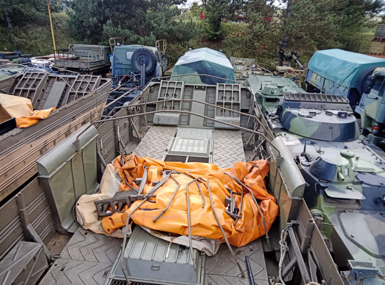 Pásový plovoucí transportér PTS-10M